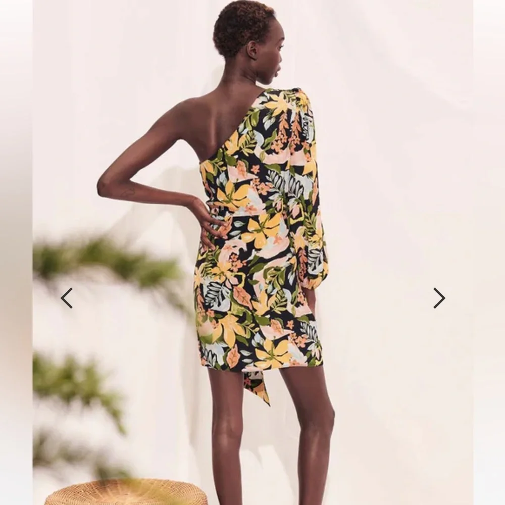 Saylor One Shoulder Nazila Dress Size Small - Picture 2 of 9